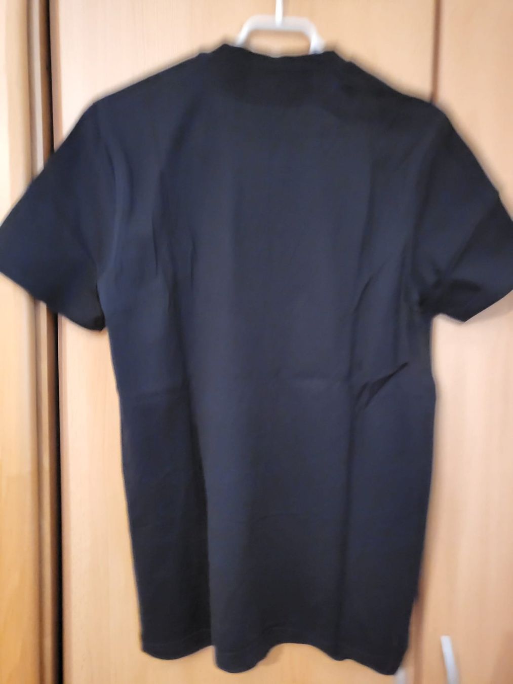 Givenchy T-shirt: Givenchy T-shirt – Nuovo (secondo la descrizione) da Grenchen venduto da Lucifero17 1