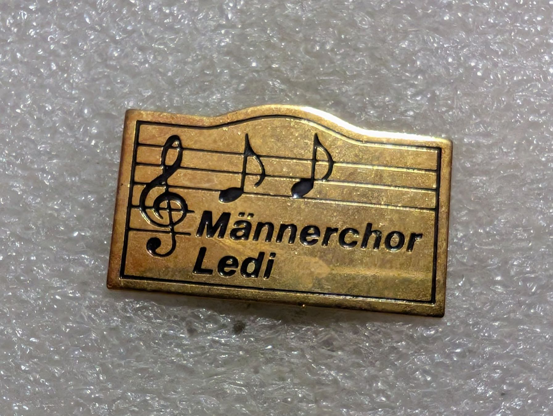 Placchette & Badge: Ansteckpin 193: Männerchor Ledi – Usato da Oppligen venduto da Pin-Fall-Shop