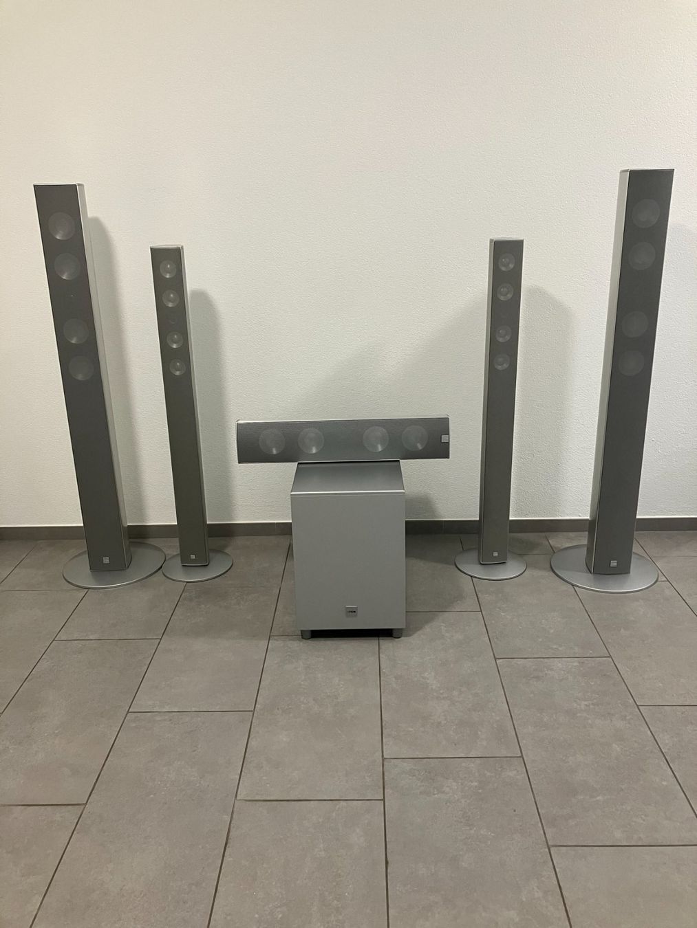 Canton Haut-parleurs: Canton Surround System – D'occasion à Ottenbach par Neander-aus-dem-Tal