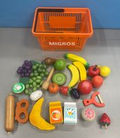 Holz Lebensmittel im Migros Korb