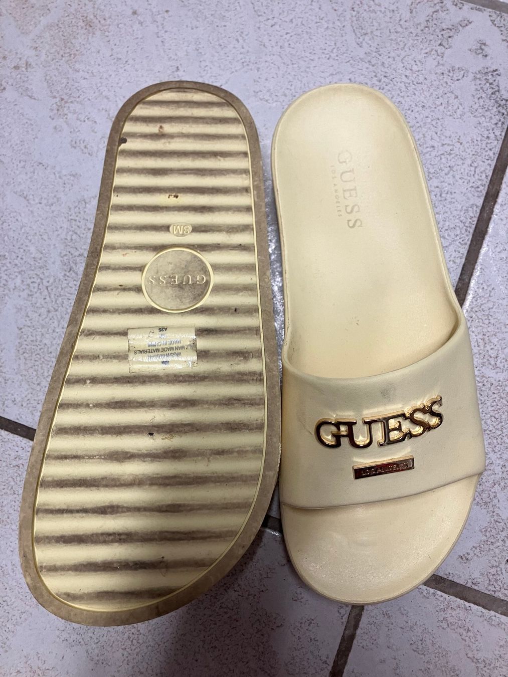 Guess Scarpe da donna: Guess Plateau-Pantoletten hellgelb – Nuovo (secondo la descrizione) da Unterseen venduto da amj_zz7j 1