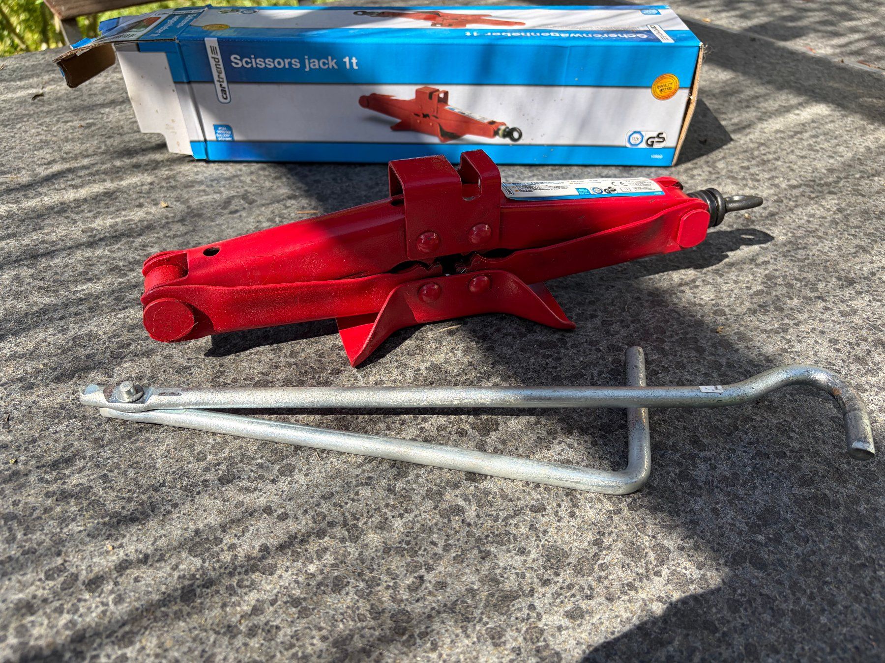 Tous les outils: Scherenwagenheber 1t – D'occasion à Dietikon par Katrin29