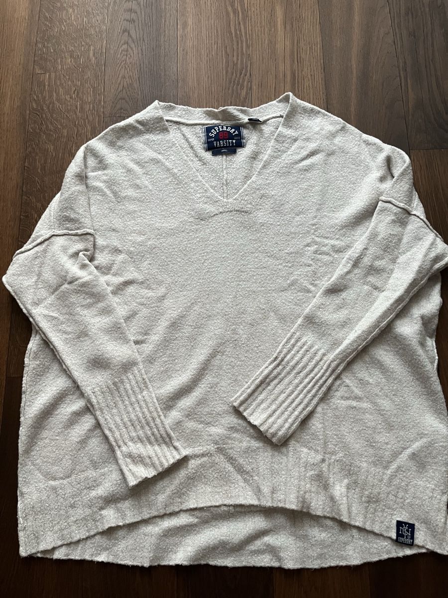 Superdry Maglioni & Felpe: Superdry Pullover beige Gr. S, leichte Fransenoptik, top Erh – Usato da Zürich venduto da fra_mmt9