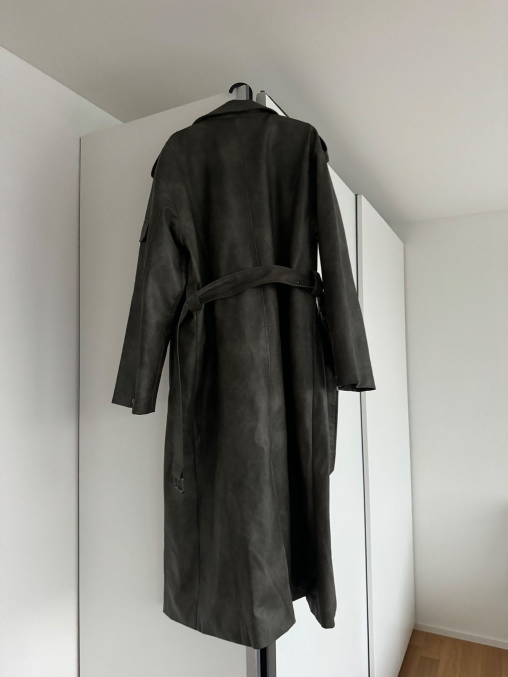 Na-kd Jacken: NA-KD Maxi Bikerjacke aus PU Gr. 38 – Gebraucht aus Klingnau von Vdado 2