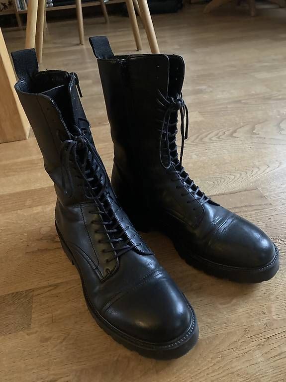 Vagabond Scarpe da donna: Vagabond Shoemakers Stiefel Gr. 39 – Usato da Bern venduto da papercrane05