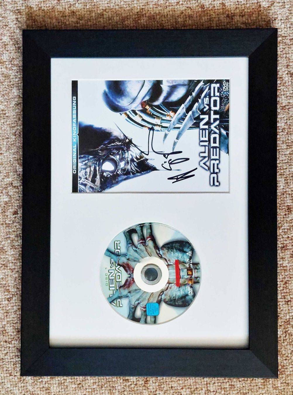 Autografi: H.R. Giger - Autogramm gerahmt - DVD – Usato da Kaisten venduto da Simpsons4