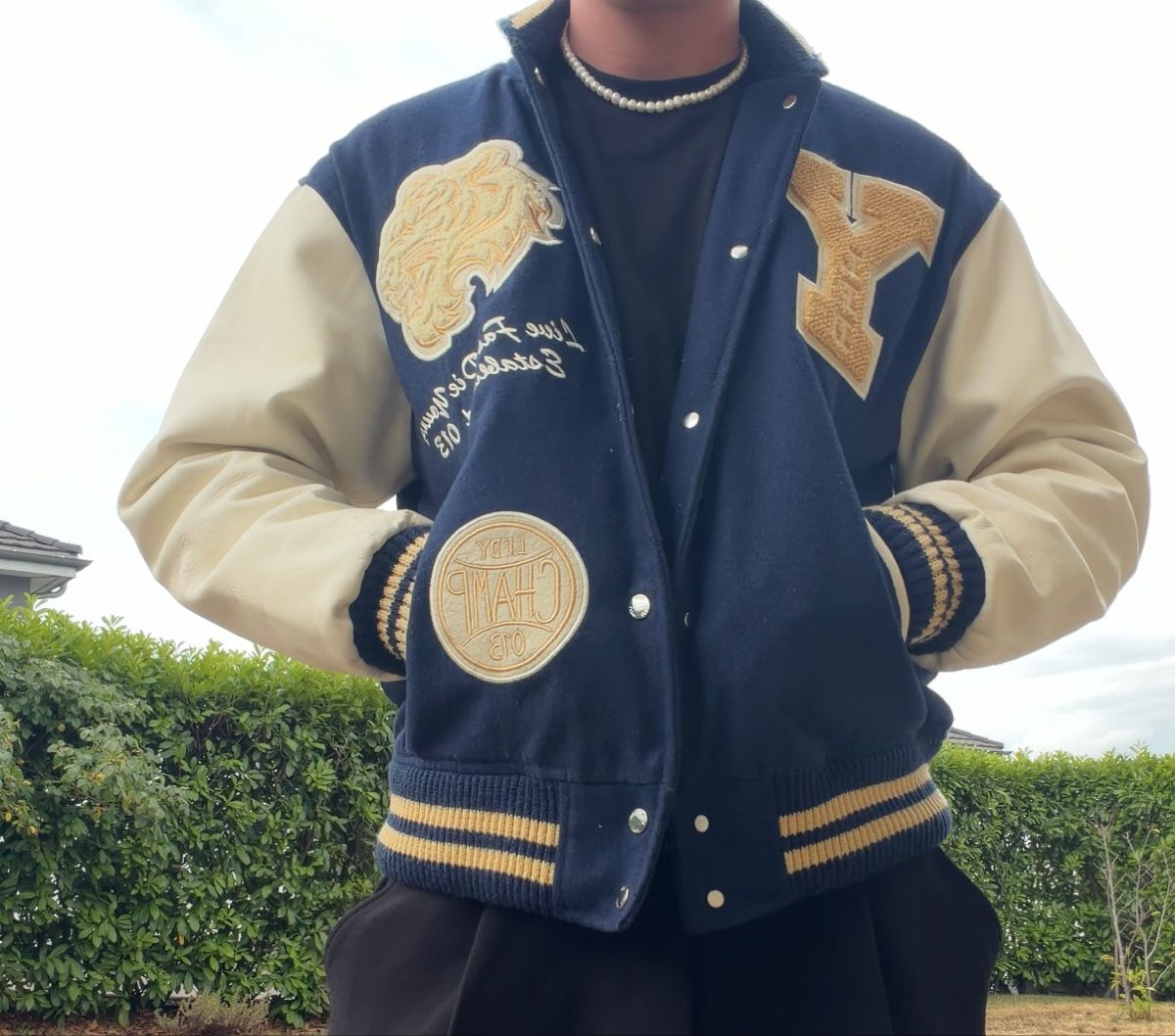 Live Fast Die Young Vestes: Veste teddy LFDY bleu et blanc taille S – D'occasion à Boudry par LuigiLoot 1