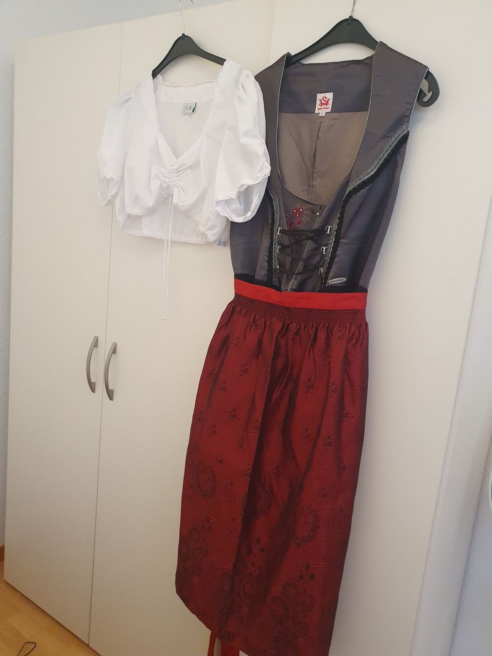 Robes: Wunderschönes Marken Dirndl.NP über 300.- – Neuf (Voir description) à beromünster par marsa123 1