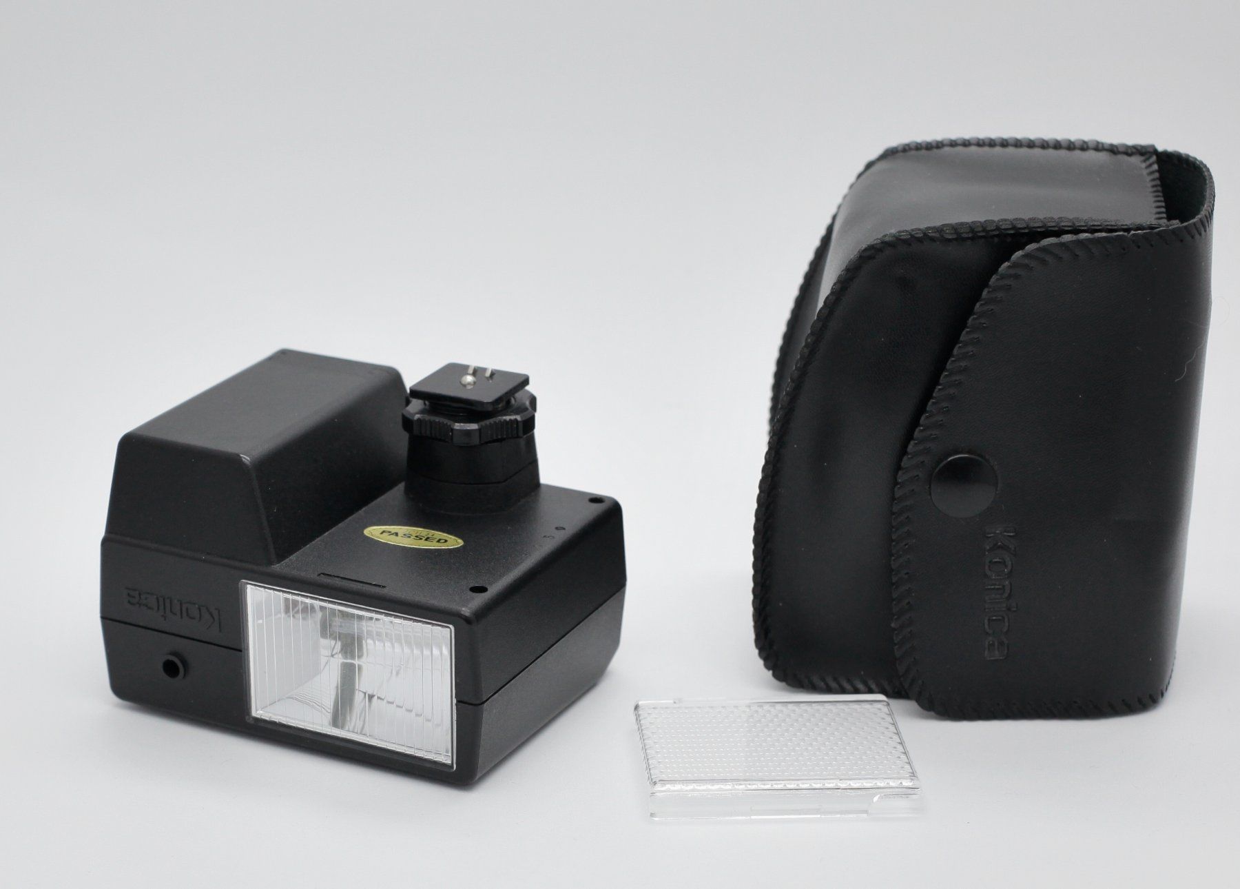 Konica Flash: Konica X-24 Auto Blitzgerät – Usato da Birsfelden venduto da Waldbrettspiel 3
