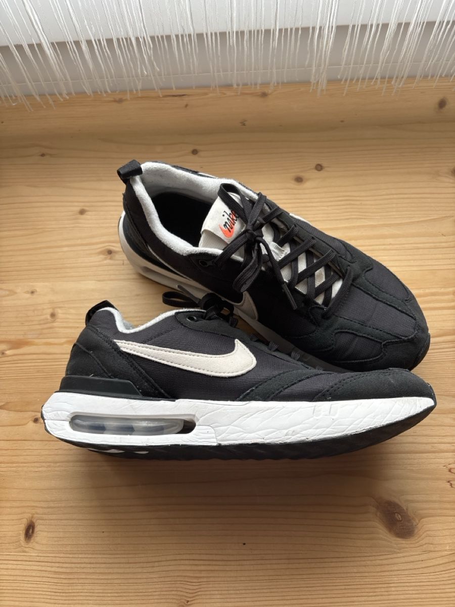 Nike Scarpe per ragazzi: Nike Turnschuhe Gr 38,5 – Usato da Hombrechtikon venduto da ufpasse 1