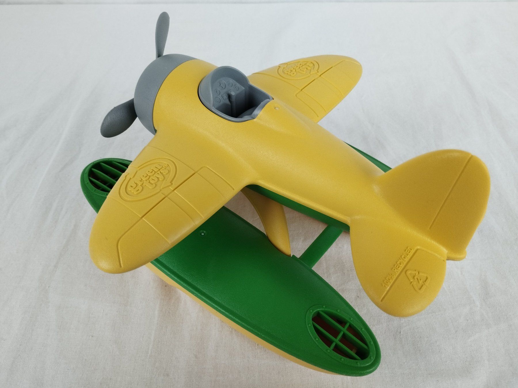 Spielzeuge: GREENTOYS Wasserflugzeug gelb – Gebraucht aus Schübelbach von Restwert_Schubelbach 1
