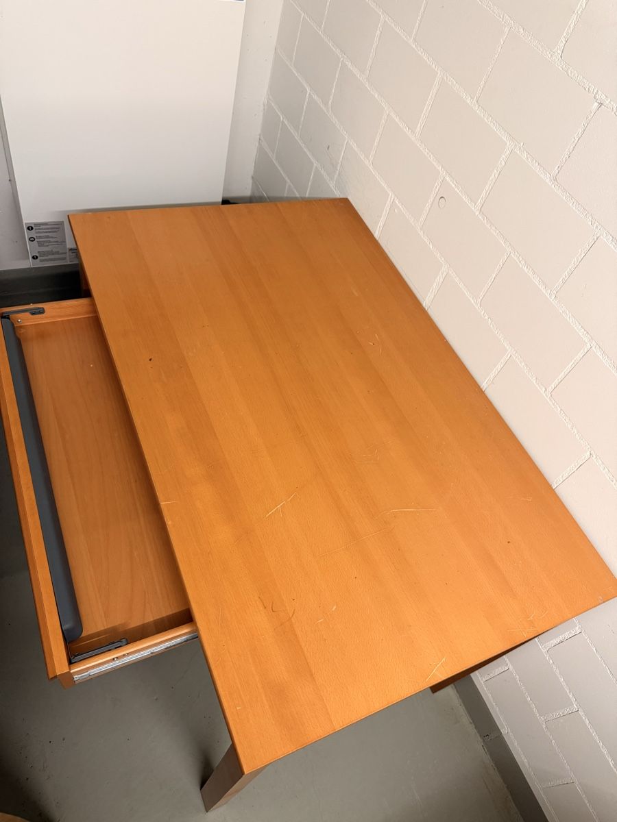 Schreibtische: Bürotisch mit Schublade – Gebraucht aus Volketswil von habibeoez 2