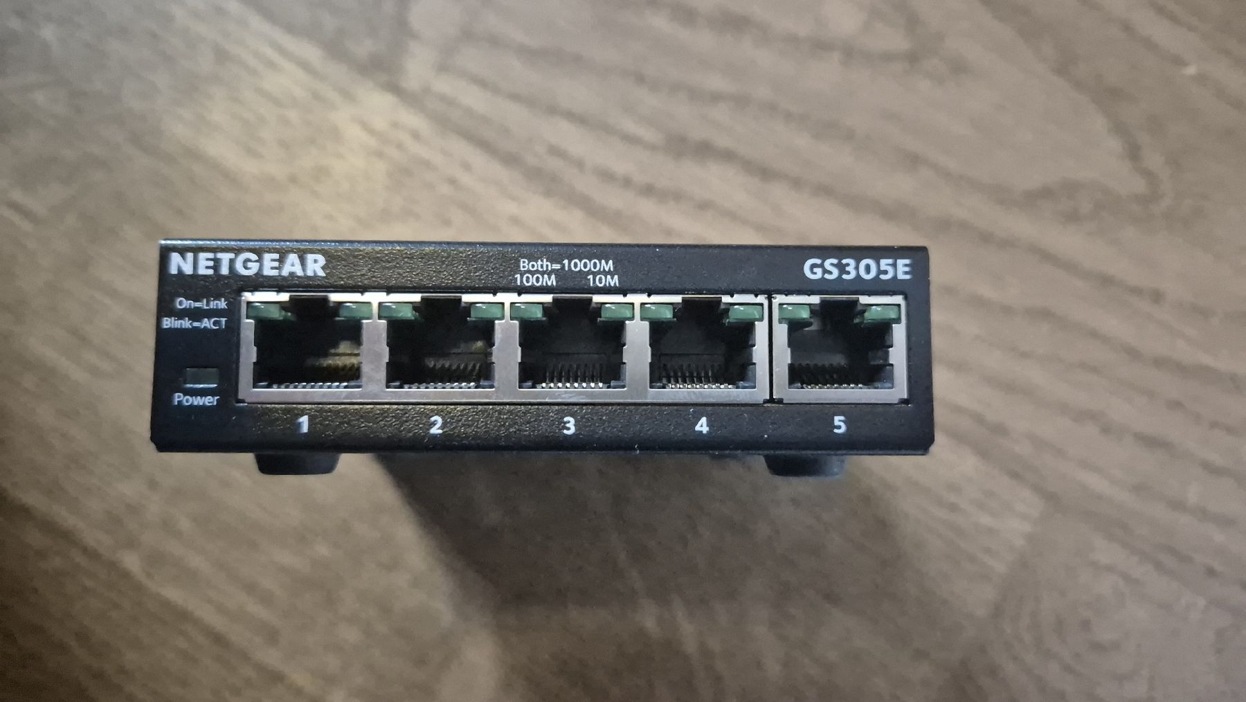 Netgear Hub & Switch: Netgear GS305E Switch - Wie neu! – Nuovo (secondo la descrizione) da Sins venduto da JKennel 1