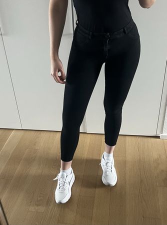 Schwarze Skinny Jeans - Fitjeans - Grösse xs s 