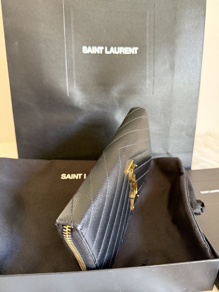 Saint Laurent Portemonnaie: Saint Lau Rent Zippy Wallet – Gebraucht aus Zürich von but_jgl8 2