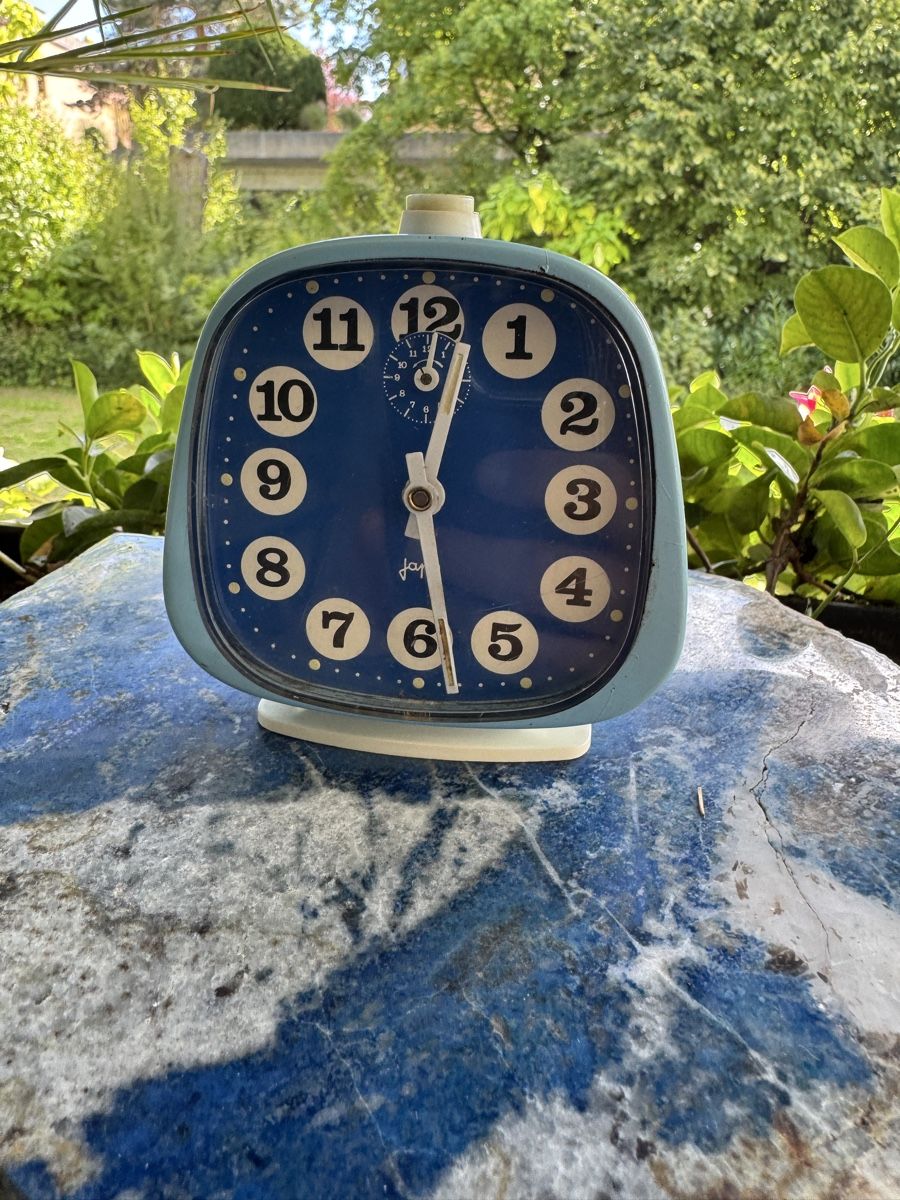 Sveglie: Japy Wecker blau mechanisch mit Weckfunktion gebraucht – Usato da Ipsach venduto da Besos