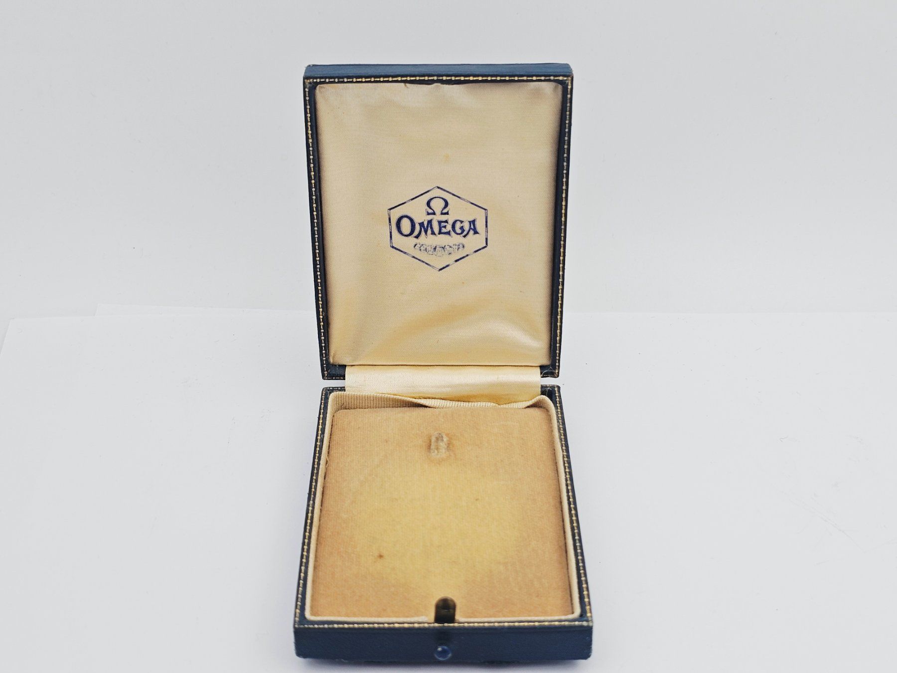 Omega Scatole porta orologi: Omega Taschenuhr Box Uhrenbox – Usato da Bassersdorf venduto da AnkerWatch