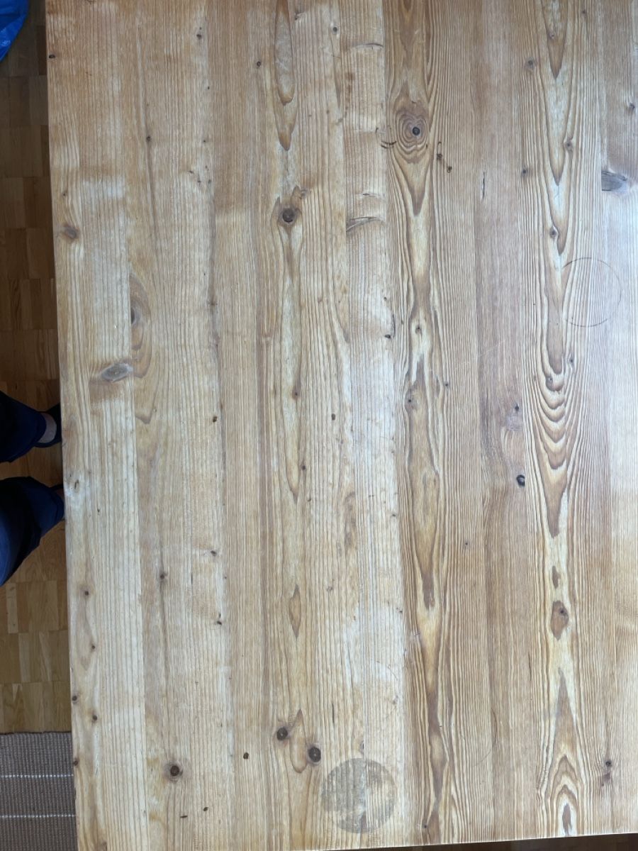 Tische: Holztisch – Gebraucht aus Basel von cyb_9s7q 1
