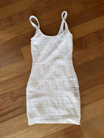 Bershka Kleid weiss mit Spitze Grösse S guter Zustand