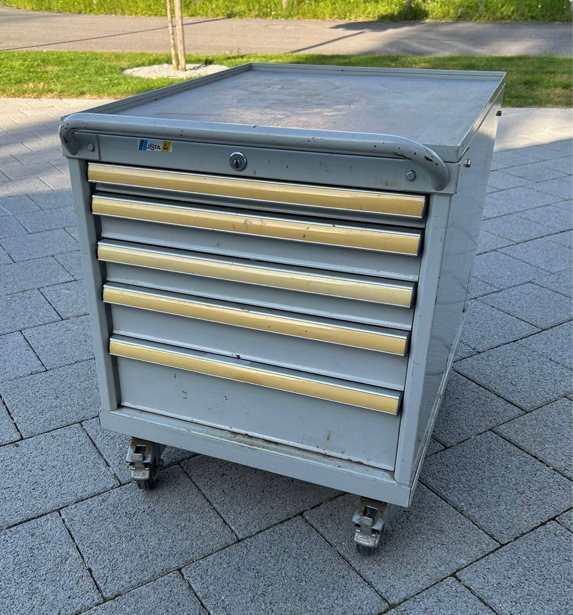 Lista Banchi da lavoro: Lista Werkzeugschrank  – Usato da Bronschhofen venduto da cm65