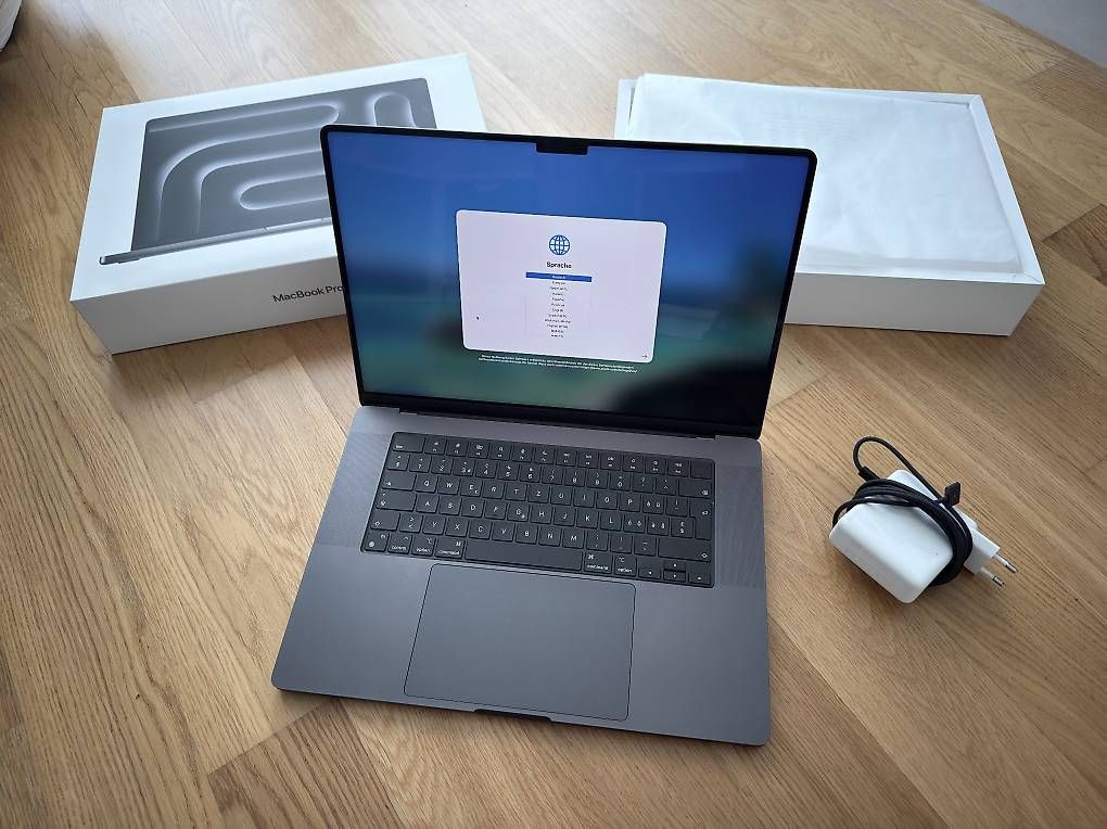 Apple Notebooks: MacBook M3 Pro, Neuwertig – Gebraucht aus Kirchberg BE von Donjavi