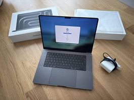 MacBook M3 Pro, Neuwertig