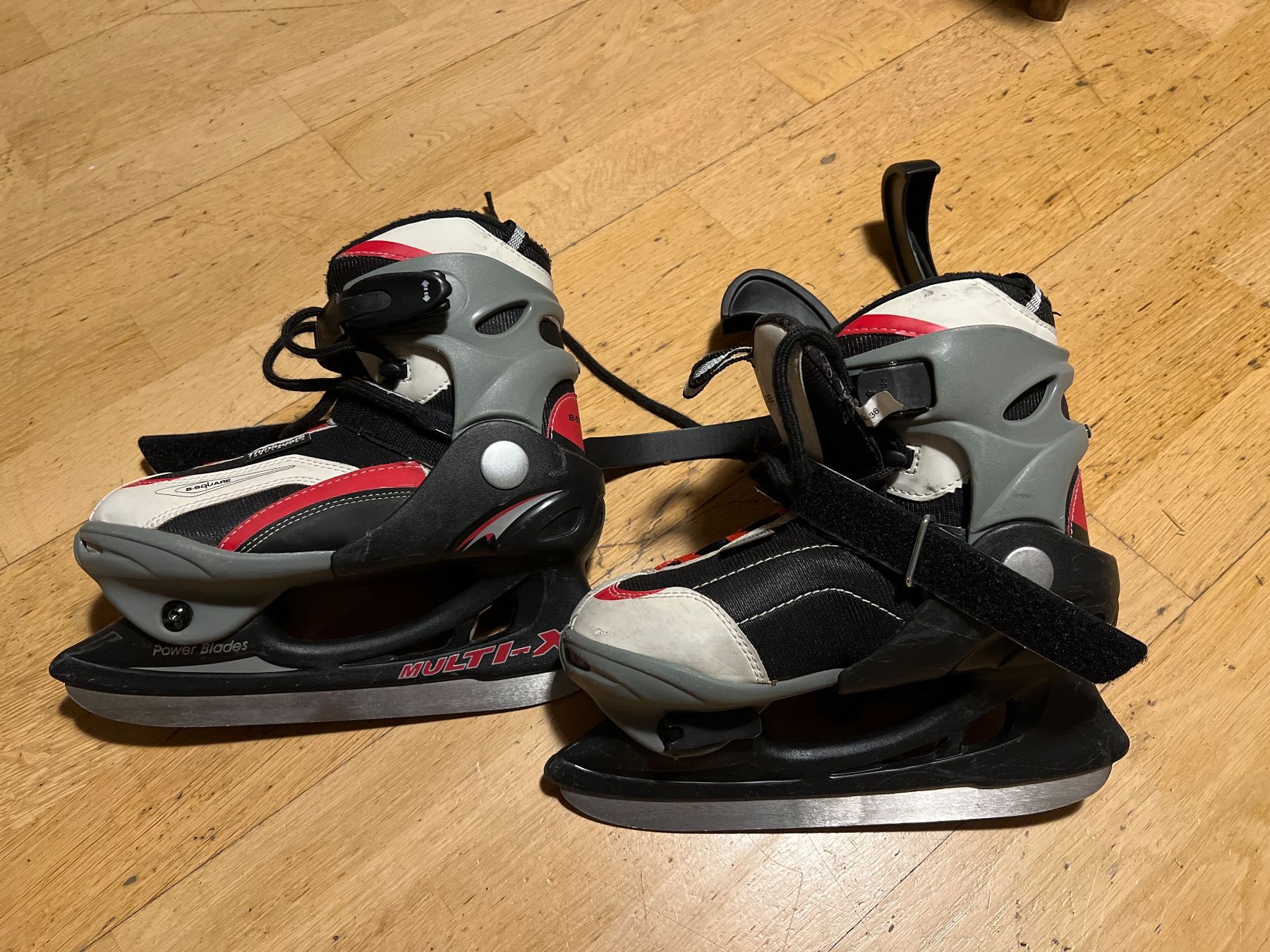 Pattini da ghiaccio: Hockey Schlittschuhe – Usato da Basel venduto da Mirkymirc 4