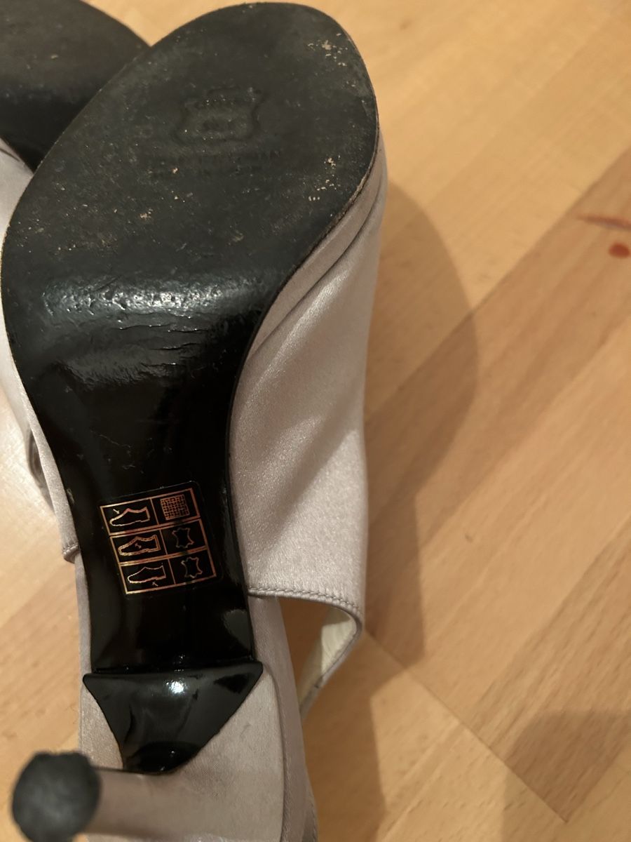 Stuart Weitzman Damenschuhe: Damenschuhe Stuart Weitzman Gr.36 – Gebraucht aus Zürich von keinweiss 1