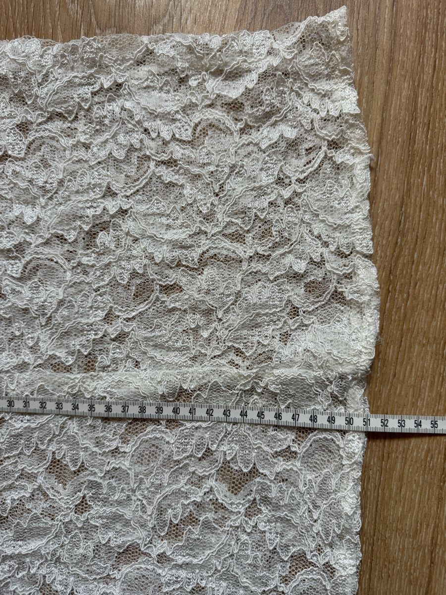 Top: Top en dentelle blanc crème, t.38/M – Usato da Tavannes venduto da Thriftshop 3