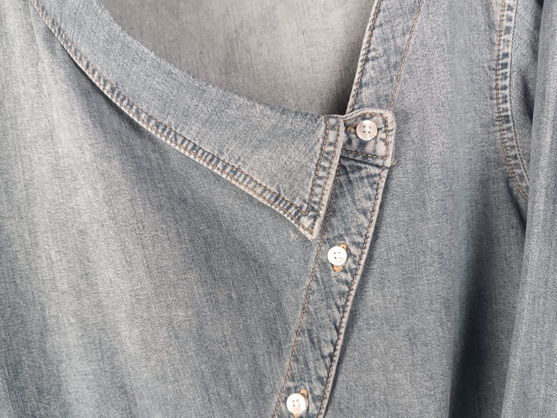 Zara Camicette: ZARA Jeans-Bluse asymmetrisch Gr. M – Usato da Suhr venduto da Restwert_Suhr 3