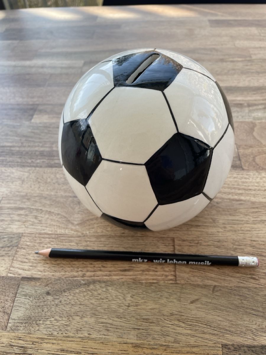 Salvadanai: Spardose Fussball Keramik – Usato da Zürich venduto da ricflix