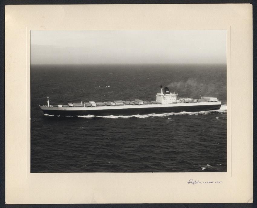 Fotografie & Manifesti: Fotografie Containerschiff Liverpool Bay – Usato da Berlin venduto da bartko-reher