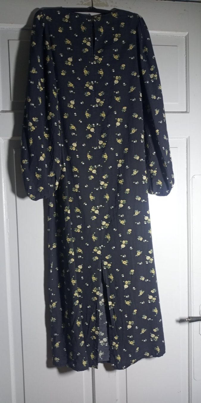 H&M Robes: Maxikleid mit Blumenmuster von H&M – D'occasion à St. Gallen par Hereplaysmusic 5