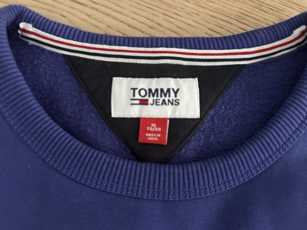 Tommy Hilfiger Pulls & Sweat-shirts: Pullover Tommy Jeans XL – D'occasion à Buchs AG par Knurps01 1