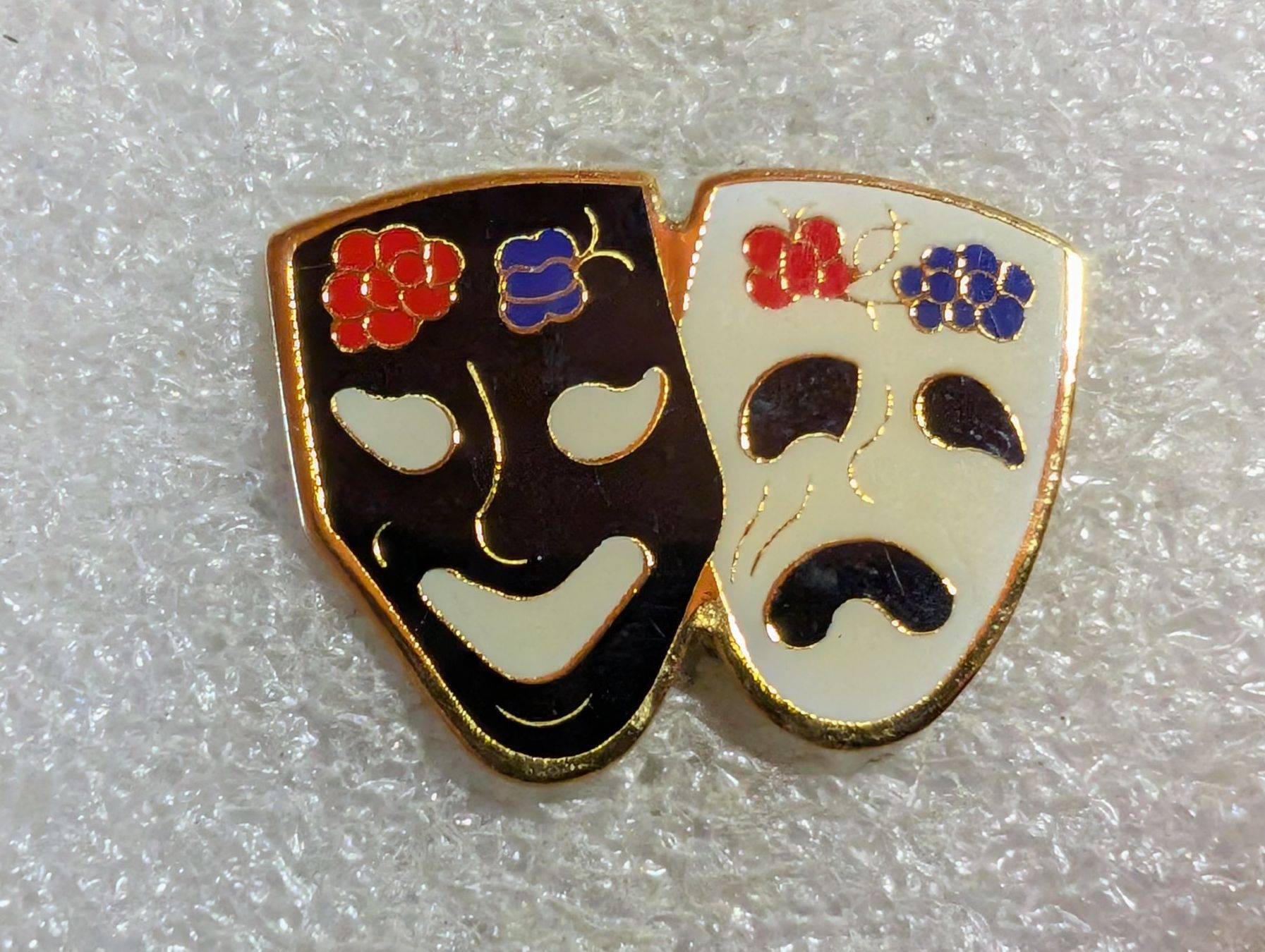 Placchette & Badge: Ansteckpin 169: Theater Masken – Usato da Oppligen venduto da Pin-Fall-Shop