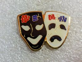 Ansteckpin 169: Theater Masken