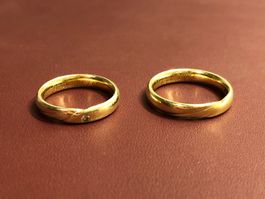 Klassische Eheringe aus 18 Karat Gelbgold Au 750