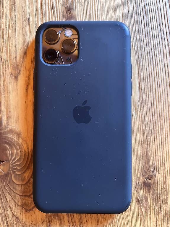 Apple Portables: iPhone 11 Pro & accessoires – D'occasion à Savièse par hou_hfw6 1