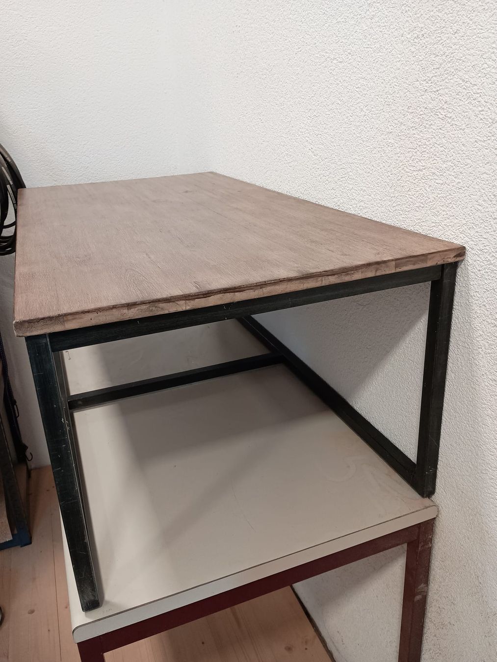 Tische: Loungetisch, Beistelltisch – Gebraucht aus Winterthur von Tenderizer3000 3