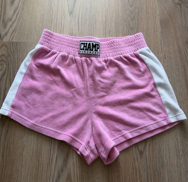 Hosen: PINKE SHORTS XS – Gebraucht aus Amriswil von deli20 1
