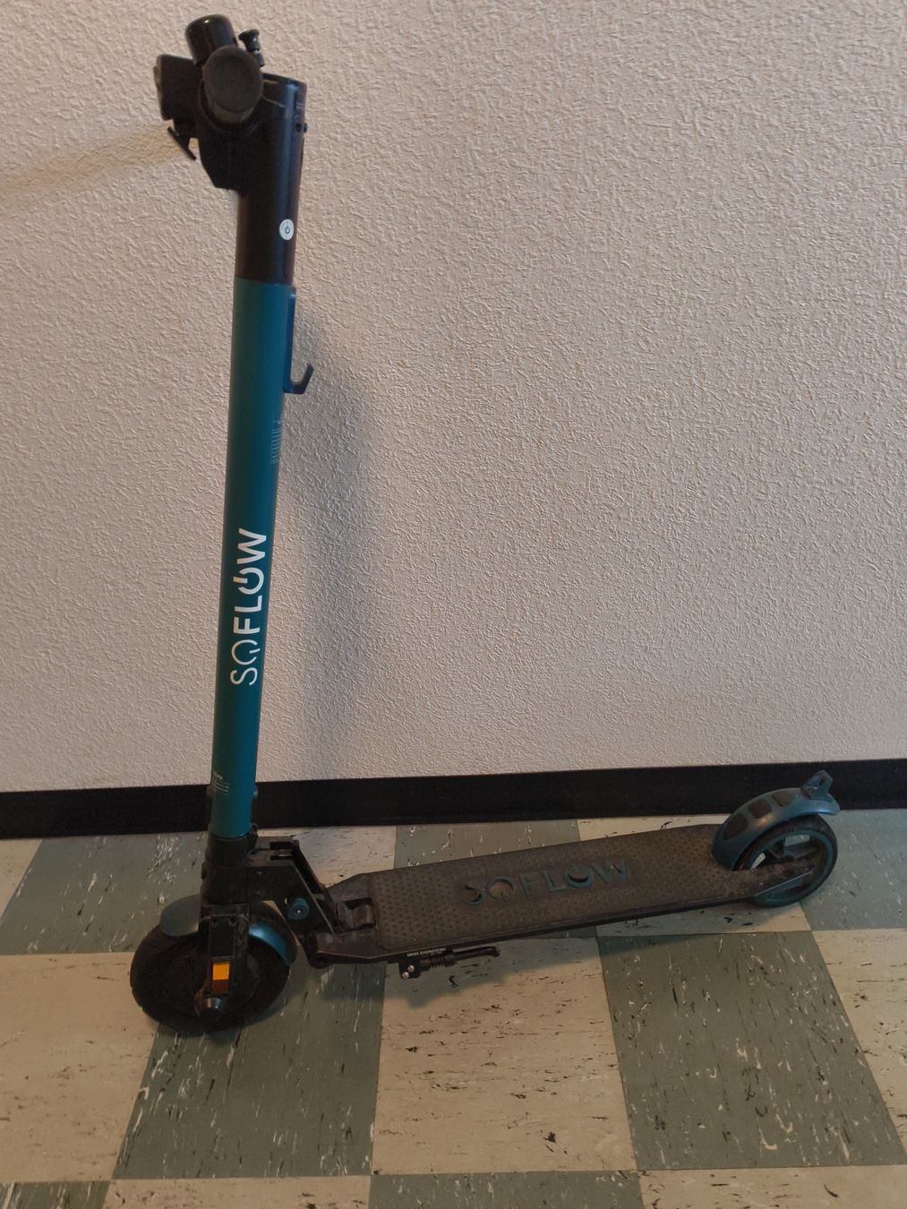 Soflow Kickboard: Soflow SO1 E Scooter Trottinet Etrotti Ohne Ladegerät – Difettoso da stettlen venduto da VintageBern_ch