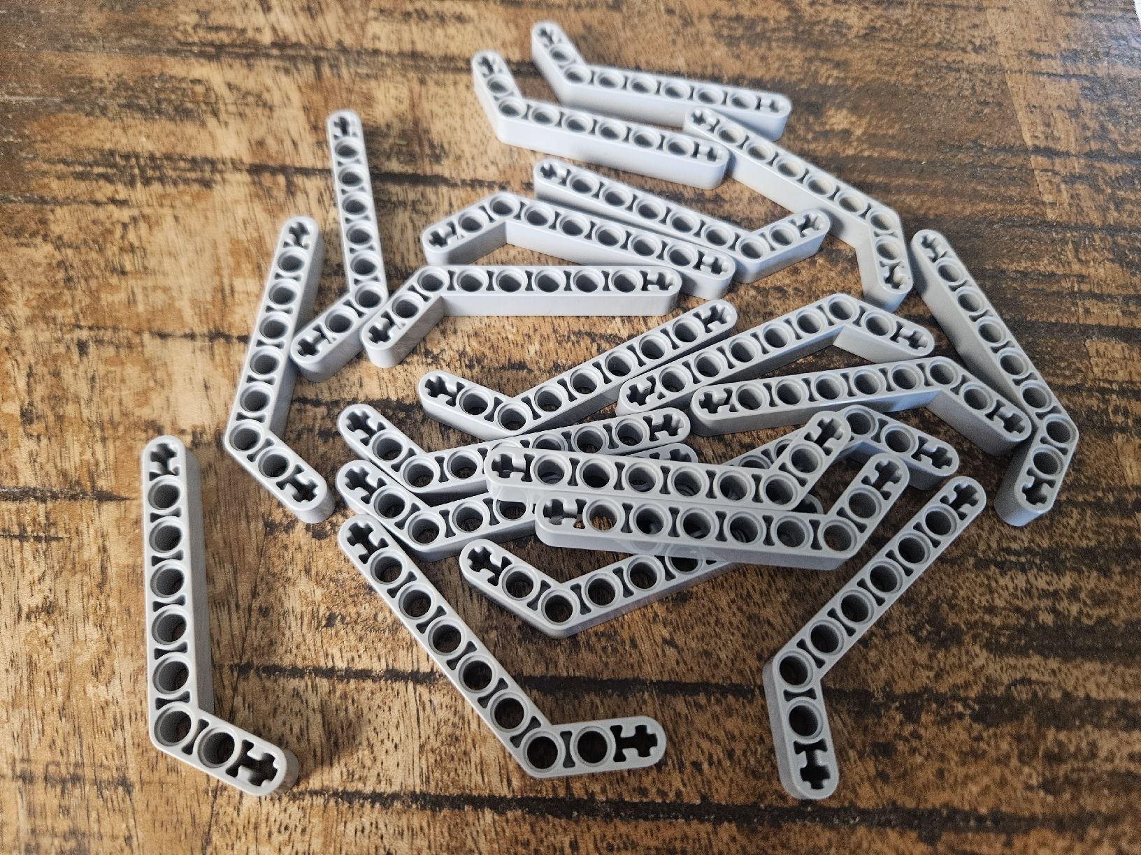 Lego Baukästen: lego 32271 lot de 20 pièces Light Bluish Gray Technic, – Gebraucht aus Confignon von Ecrofigs