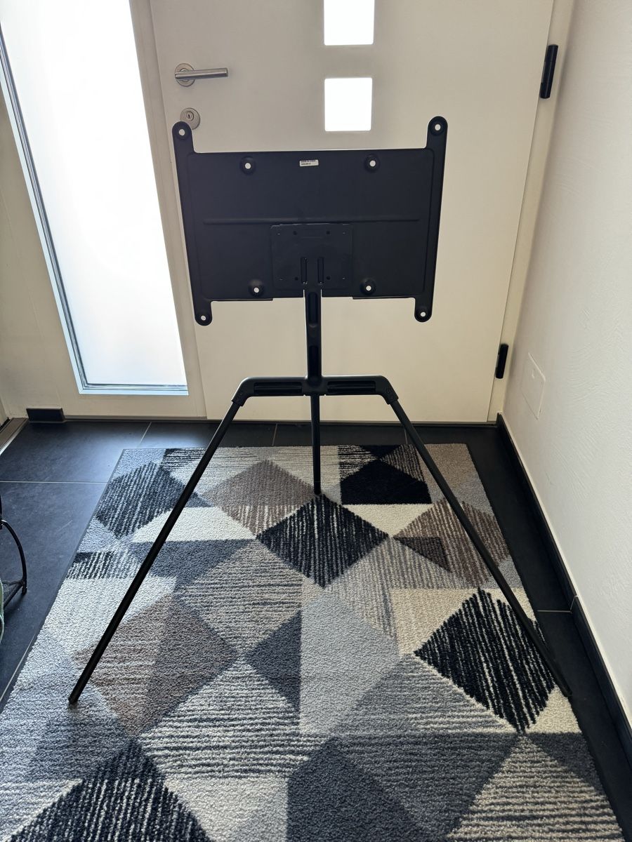 Samsung Supporti a parete: TV Stativ Samsung Studio Stand schwarz – Usato da Birr venduto da bambam0815 1
