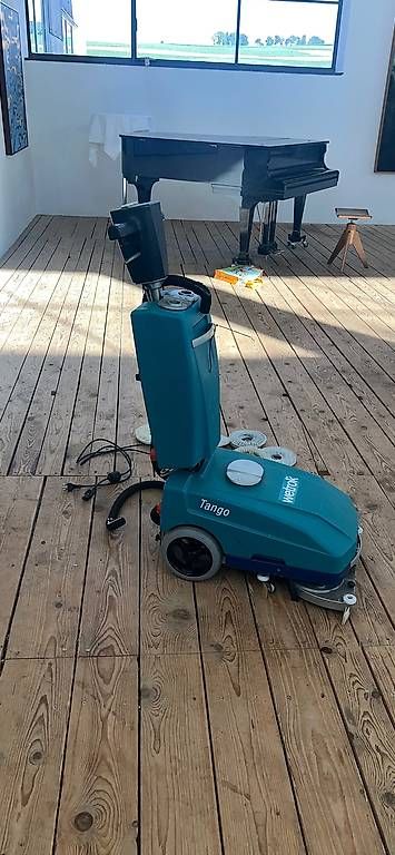 Tutte le macchine: Putzmaschine Wetrok Tango – Usato da Gunzwil venduto da vintage-bazaar 1