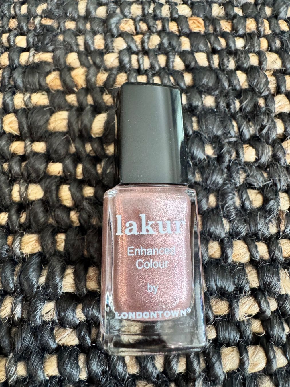 Smalto per unghie: Nagellack Londontown: Farbe 'extra bubbles, please' – Nuovo (secondo la descrizione) da Zürich venduto da Lionsands