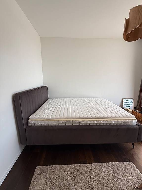 Lits: Bett – D'occasion à Erlenbach ZH par mal_qvk6 2