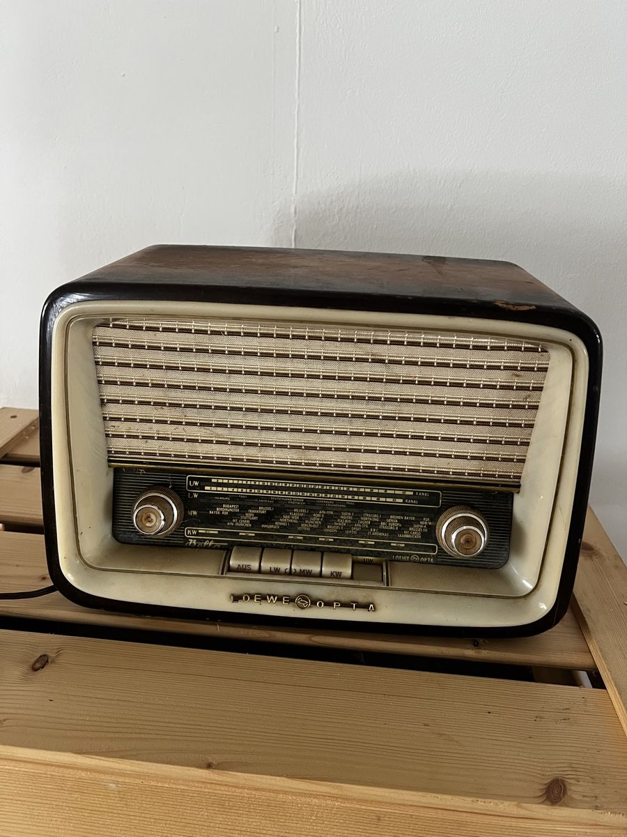 Loewe Radios: Loewe Opta Bella Radio – Gebraucht aus Grosshöchstetten von juri_pf
