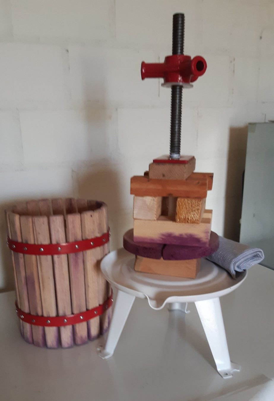 Elettrodomestici da cucina: Beerenpresse o. Obstpresse – Usato da Eschlikon TG venduto da Niko43 2