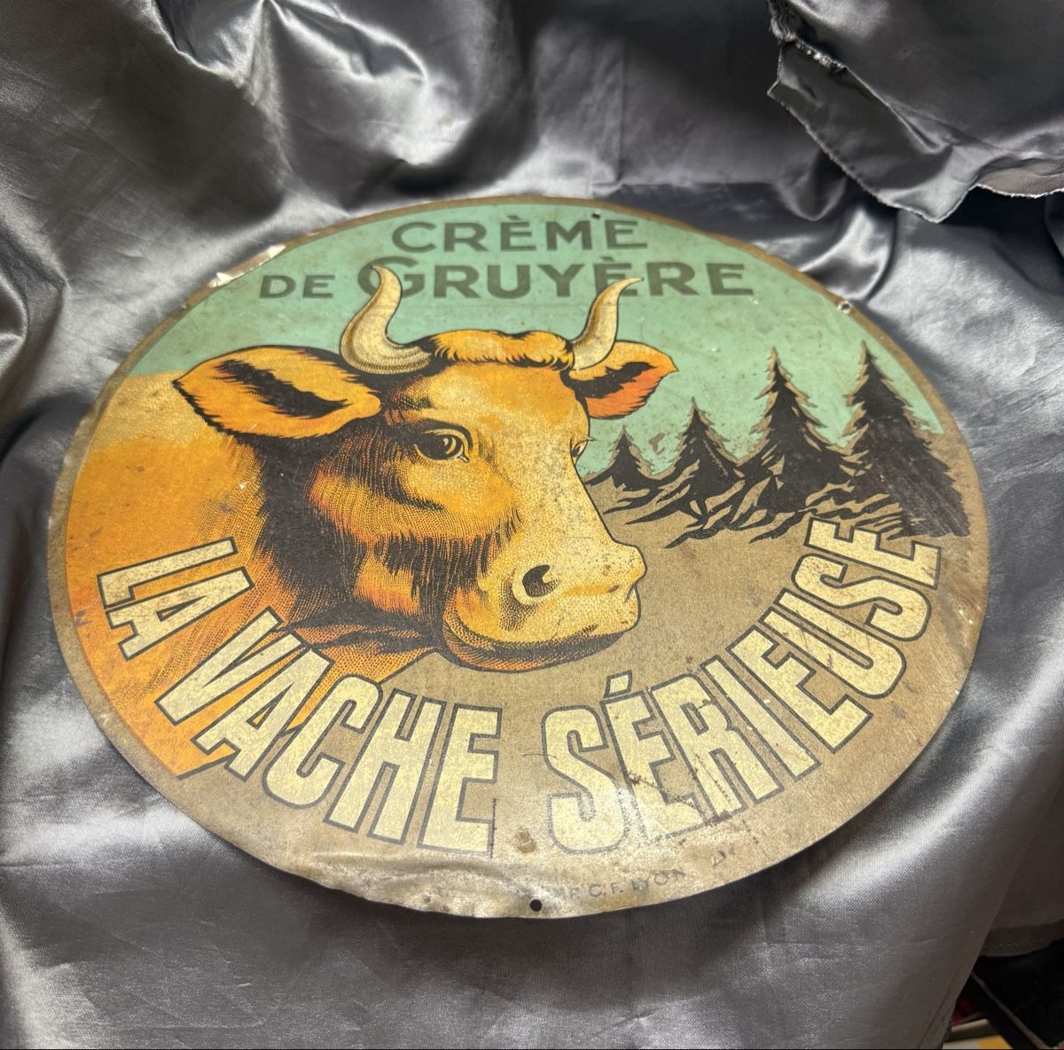 Insegne: Email Blechschild Creme de Gruyère la vache sérieuse – Usato da Glattbrugg venduto da Xena14