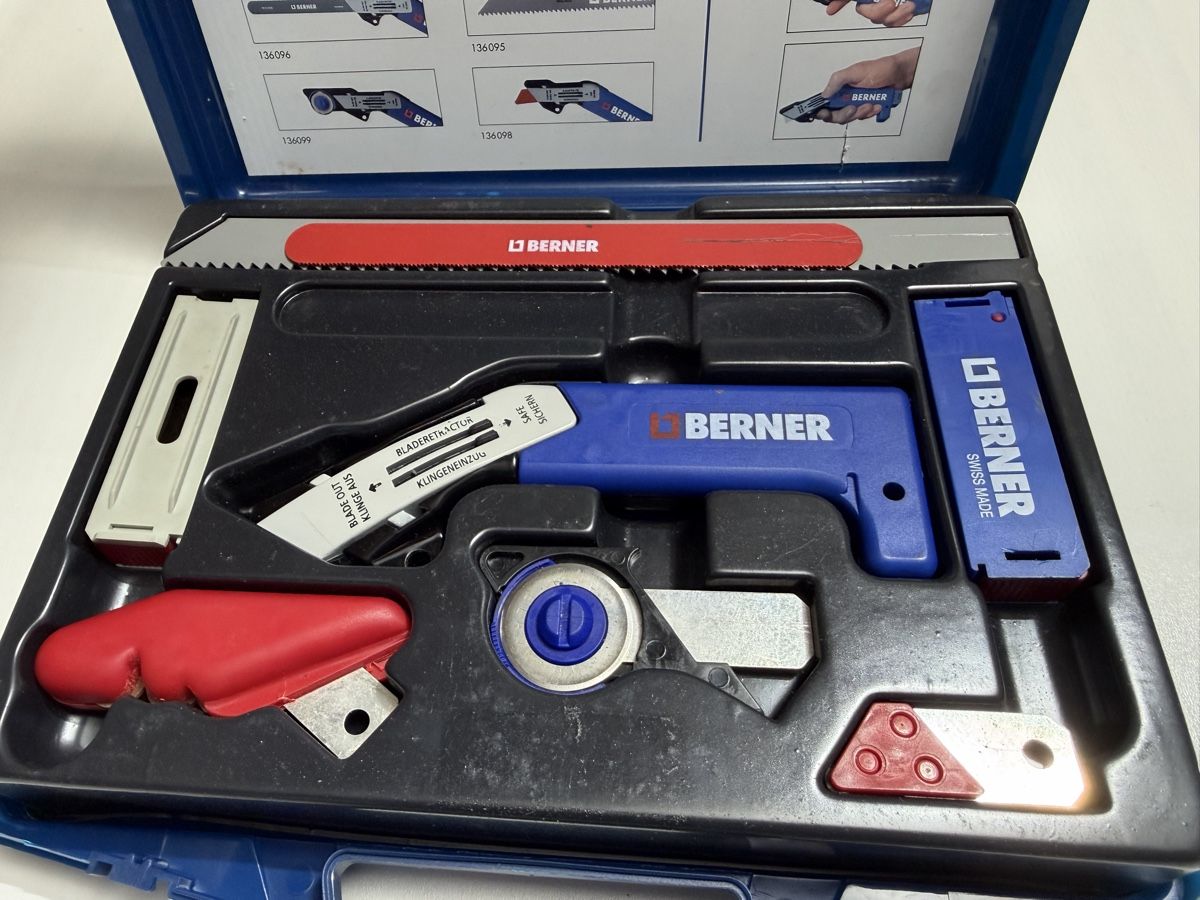 Messer: Couteau multifonction Berner Exacut dans coffret bleu – Gebraucht aus Brügg BE von Goob 2